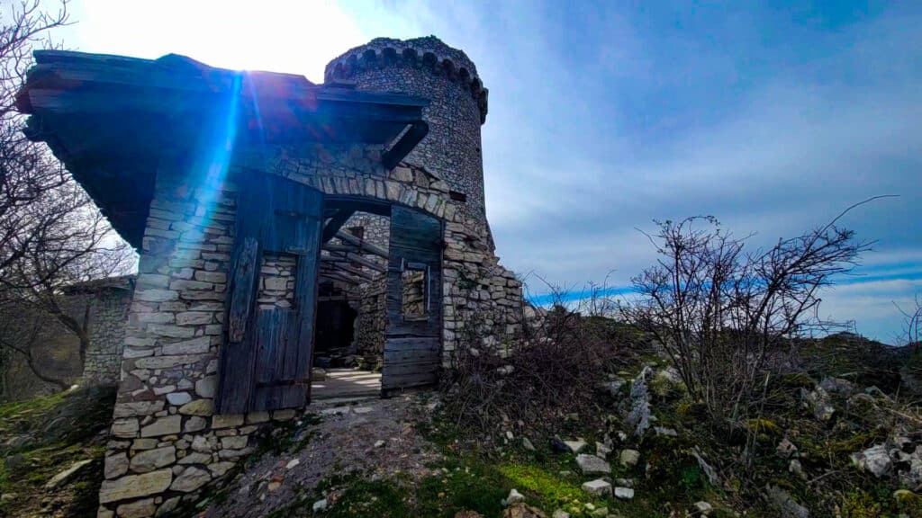Monte Gennaro: trekking alla torretta e rifugio